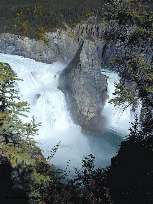 Falls thundering